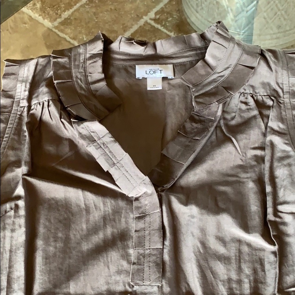 Ann Taylor Loft Women’s Top.  Like New - Picture 7 of 8